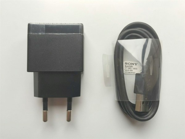 Зарядно SONY 220v за Xperia T LT30P